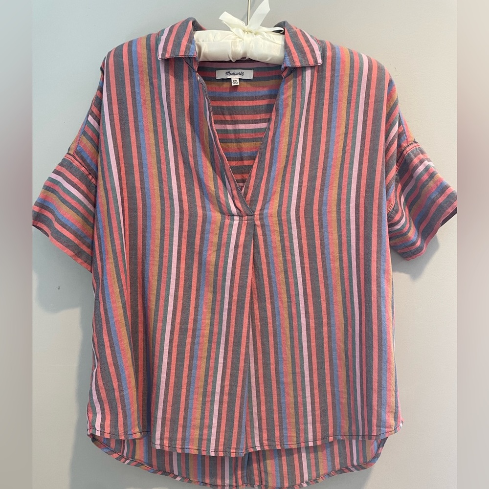MADEWELL courier button-back shirt in rainbow stripe. Size XXS. EUC